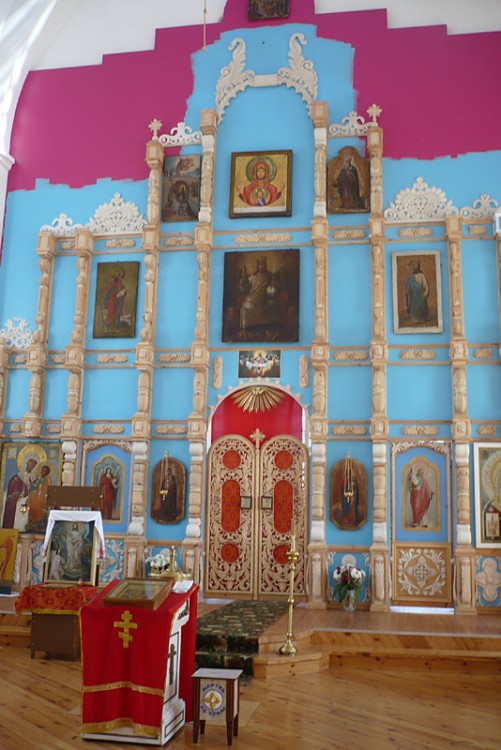 Церковь Успения Пресвятой Богородицы, Суворово (Дивеевский район, Нижегородская область). интерьер и убранство, Иконостас в основной части храма.