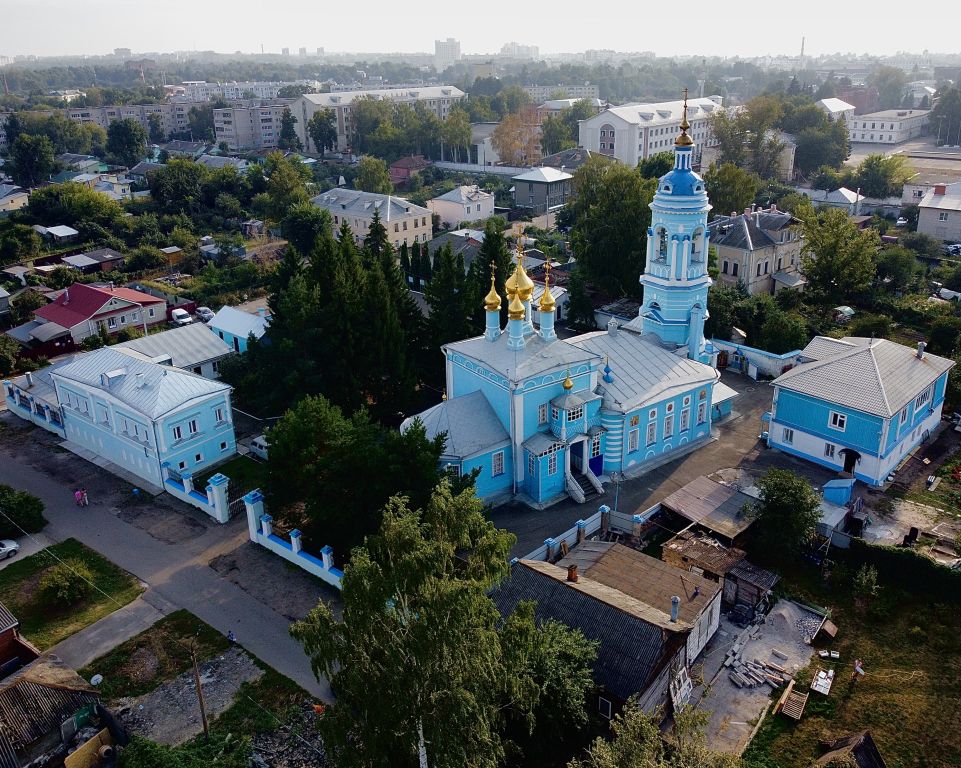 Коломна. Церковь Богоявления Господня. общий вид в ландшафте, С высоты вид с СВ