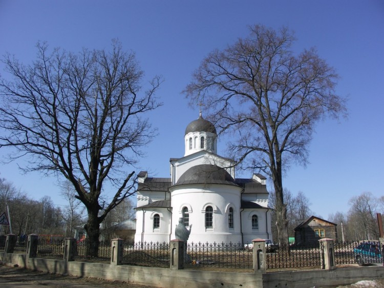 Ламишино. Церковь Казанской иконы Божией Матери. общий вид в ландшафте, вид с дороги