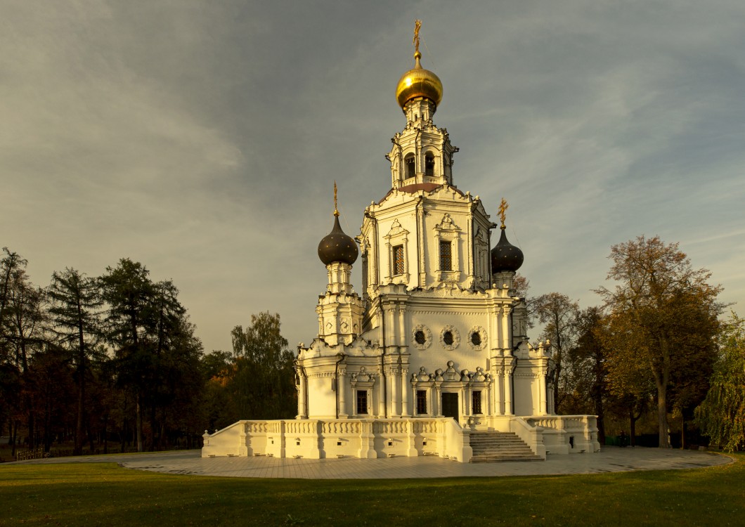 Строгино. Троицкое подворье Покровского монастыря в Троице-Лыкове. Церковь Троицы Живоначальной. фасады, Церковь Троицы живоначальной