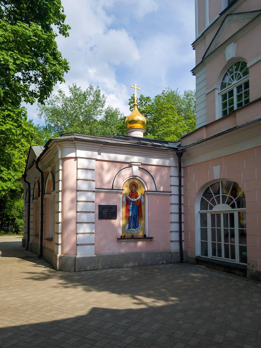 фасады. Церковь Покрова Пресвятой Богородицы в Покровском-Стрешневе, Покровское-Стрешнево (Северо-Западный административный округ (СЗАО), г. Москва)