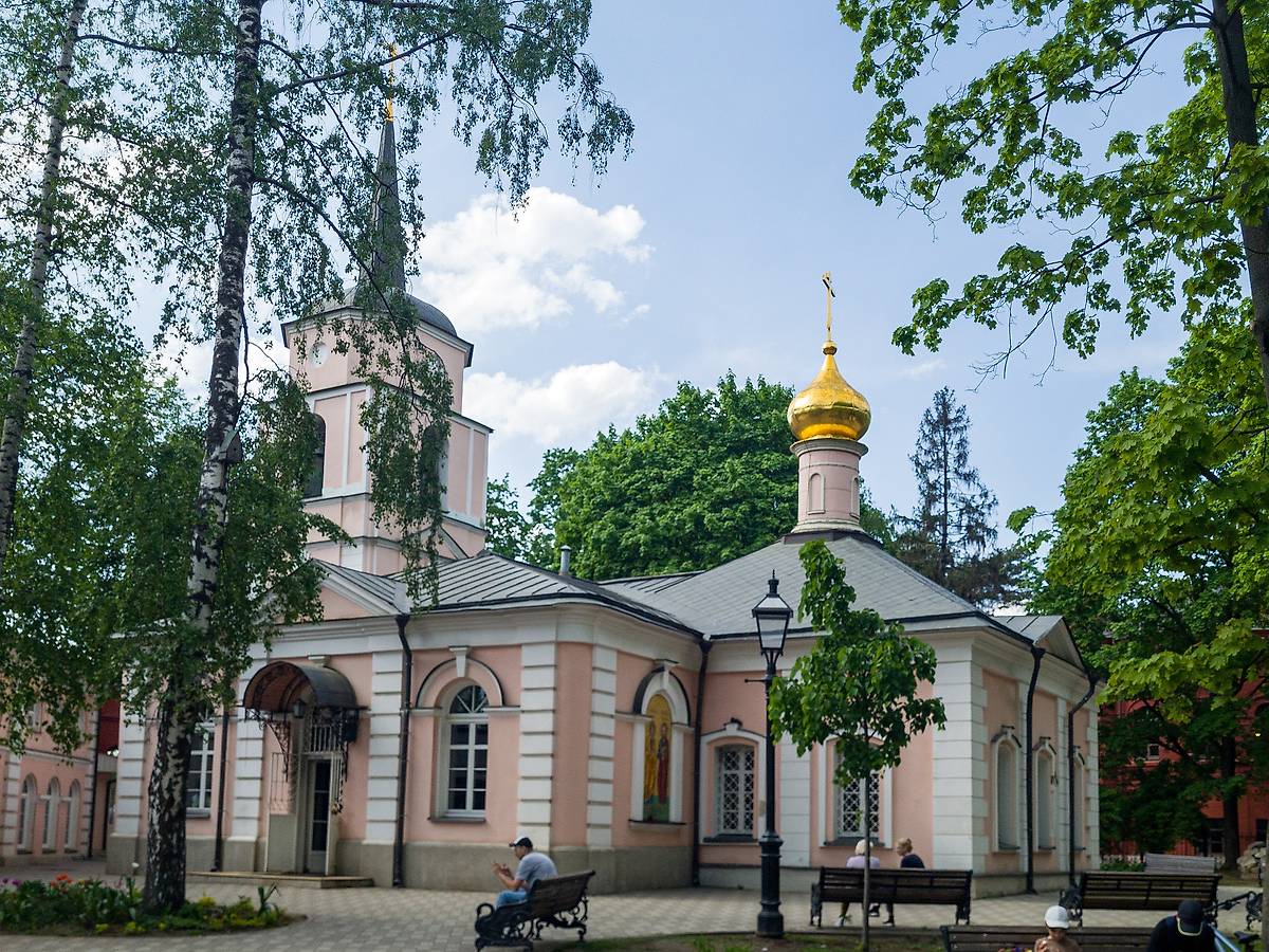 фасады. Церковь Покрова Пресвятой Богородицы в Покровском-Стрешневе, Покровское-Стрешнево (Северо-Западный административный округ (СЗАО), г. Москва)