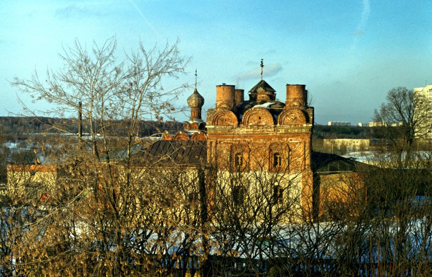 Северное Тушино. Церковь Покрова Пресвятой Богородицы в Братцеве. фасады