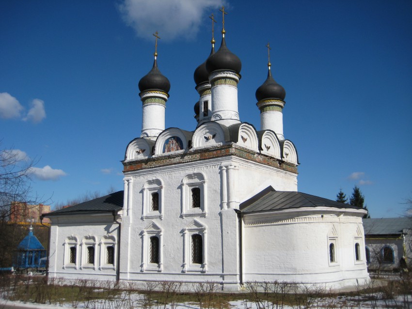 Церковь Покрова Пресвятой Богородицы в Братцеве, Северное Тушино (Северо-Западный административный округ (СЗАО), г. Москва). фасады