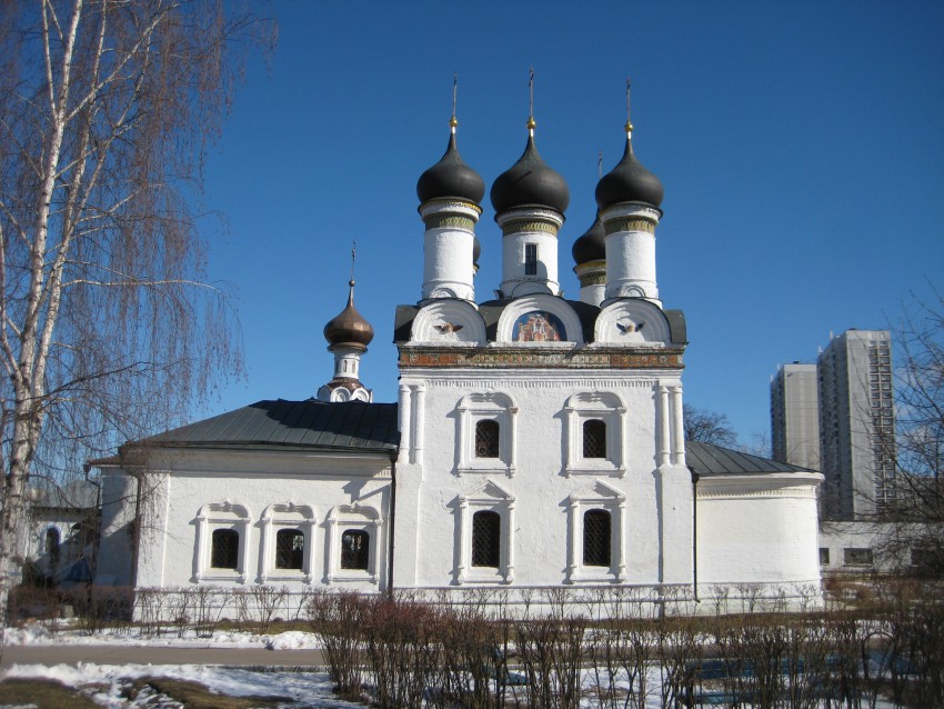 Северное Тушино. Церковь Покрова Пресвятой Богородицы в Братцеве. фасады