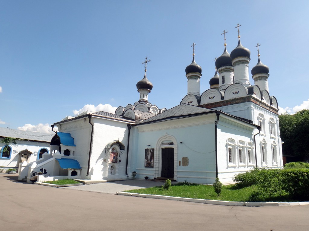 Северное Тушино. Церковь Покрова Пресвятой Богородицы в Братцеве. фасады