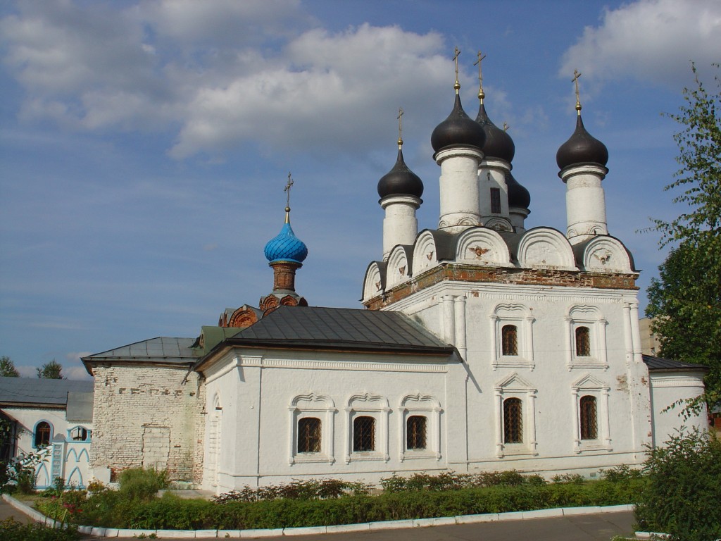 Северное Тушино. Церковь Покрова Пресвятой Богородицы в Братцеве. фасады