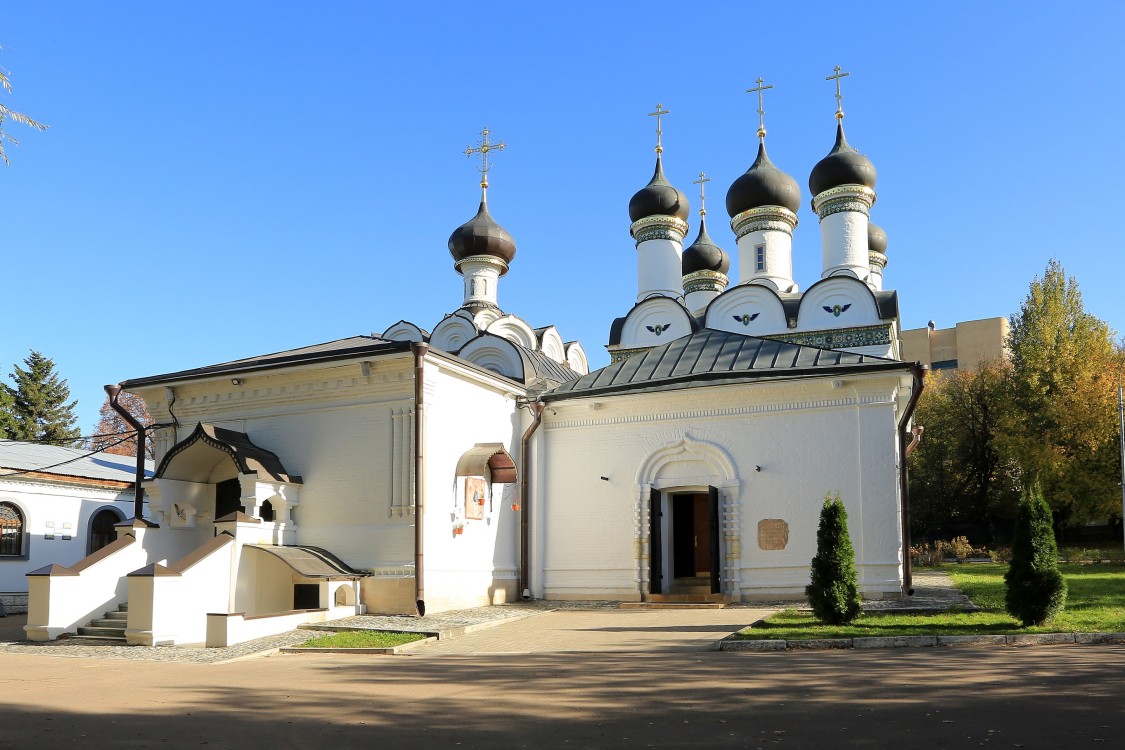 Северное Тушино. Церковь Покрова Пресвятой Богородицы в Братцеве. фасады