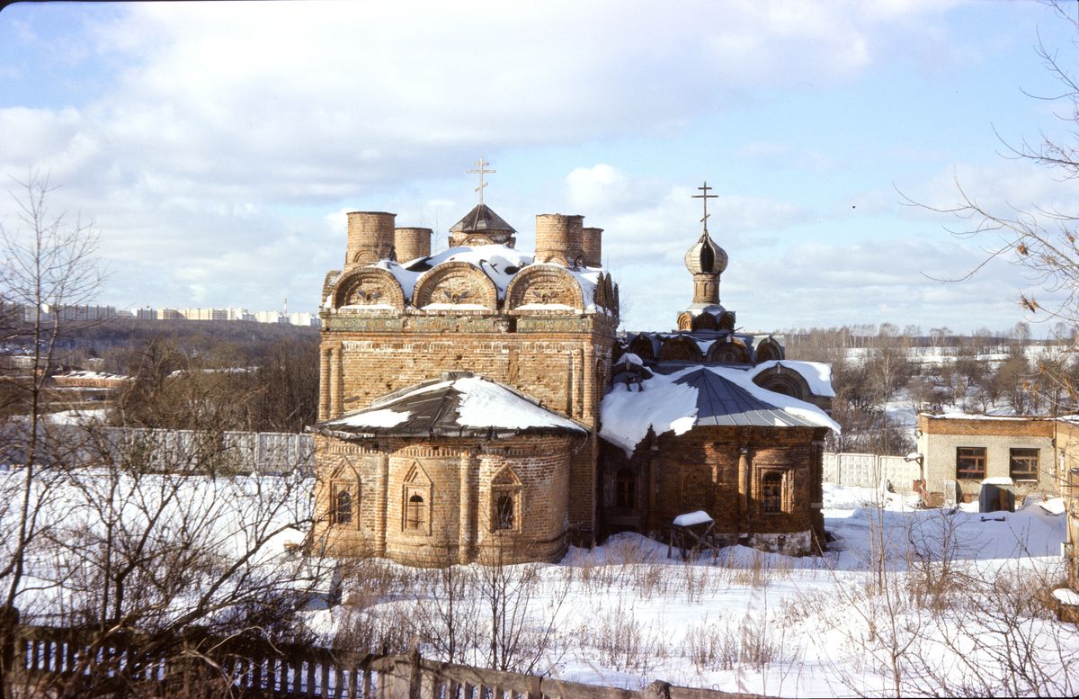 фасады. Церковь Покрова Пресвятой Богородицы в Братцеве, Северное Тушино (Северо-Западный административный округ (СЗАО), г. Москва)