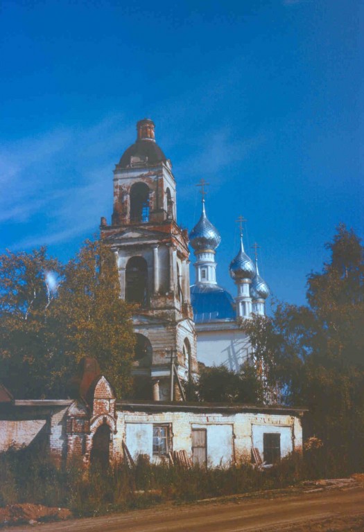 Церковь Владимирской иконы Божией Матери, Давыдово (Борисоглебский район, Ярославская область). фасады, примерно 1999