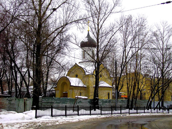 Церковь Димитрия Донского у Спасо-Андроникова монастыря, Таганский (Центральный административный округ (ЦАО), г. Москва). общий вид в ландшафте