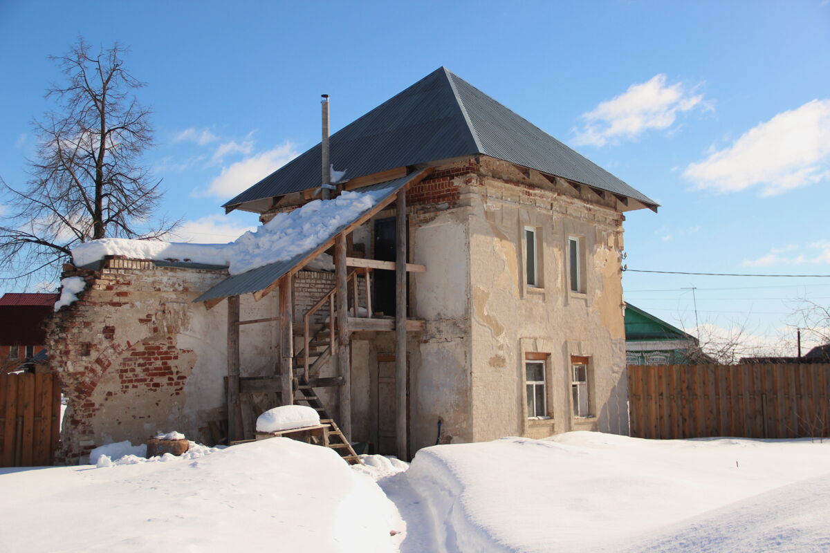 Петровский монастырь, Ростов Великий (Ростовский район, Ярославская область). дополнительная информация, Юго-восточная башня с фрагментом ограды