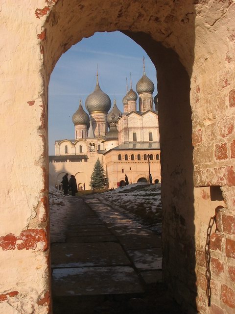 Митрополичий двор, Ростов Великий (Ростовский район, Ярославская область). дополнительная информация, Проход в митрополичий сад