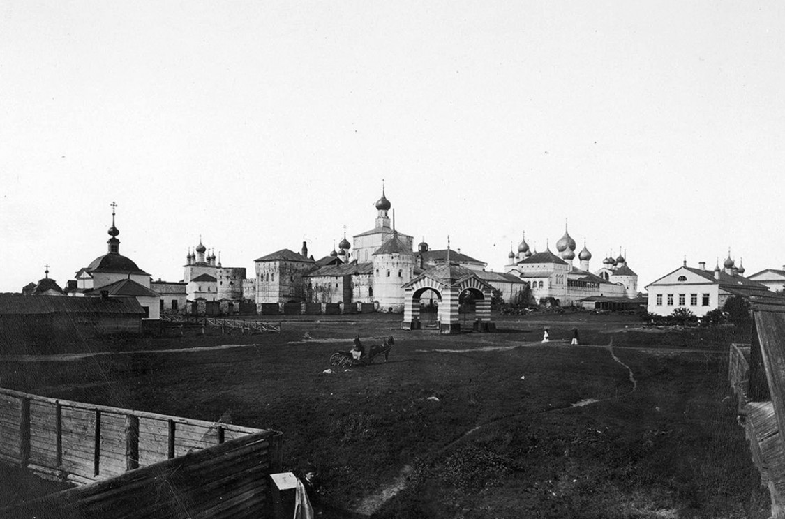Митрополичий двор, Ростов Великий (Ростовский район, Ярославская область). архивная фотография, Фотоснимок с дореволюционной карточки