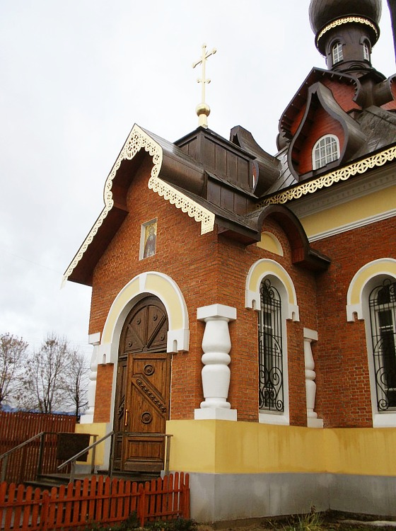 Церковь Серафима Саровского, Александров (Александровский район, Владимирская область). архитектурные детали, Фрагмент южного фасада