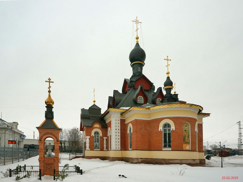 Александров. Церковь Серафима Саровского. общий вид в ландшафте
