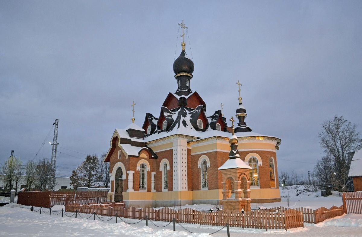 Александров. Церковь Серафима Саровского. фасады