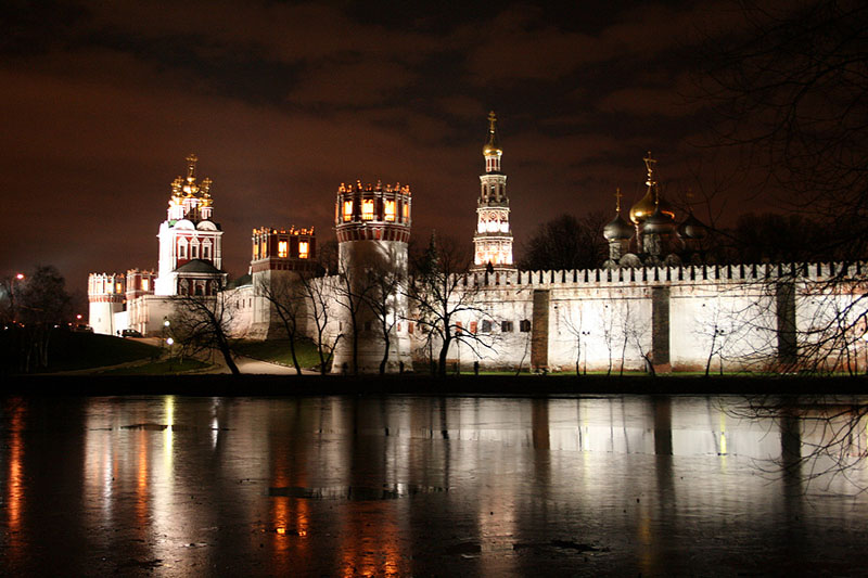 Хамовники. Новодевичий монастырь. художественные фотографии, Вид со стороны пруда вечером
