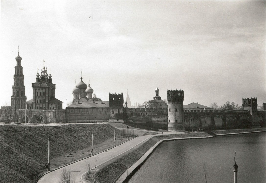 Хамовники. Новодевичий монастырь. архивная фотография, Фото Германа Гроссмана. 1958 год