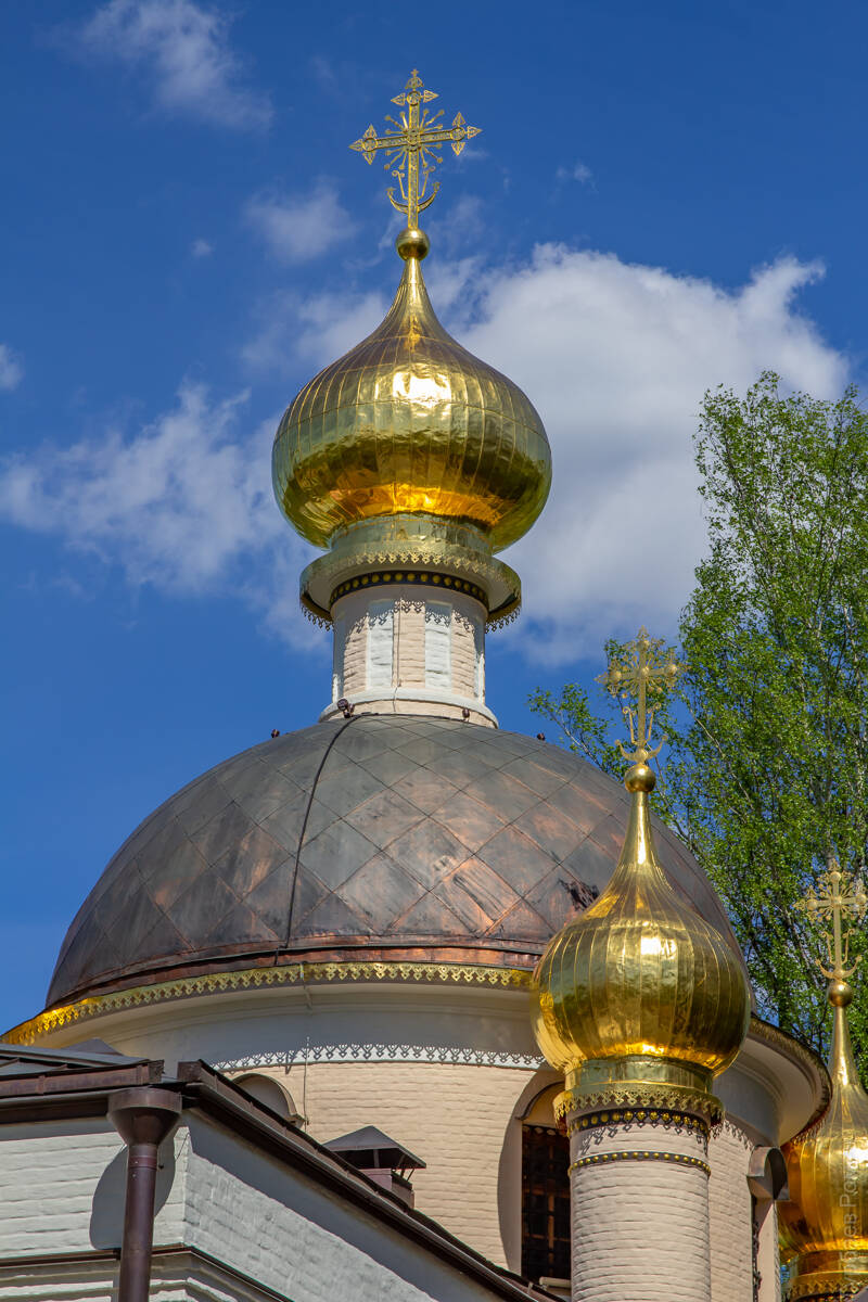 Ново-Переделкино. Церковь Спаса Преображения в Переделкине. архитектурные детали, Завершение основного объема