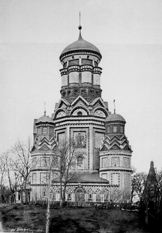 Церковь Усекновения главы Иоанна Предтечи в Дьякове, Нагатинский затон (Южный административный округ (ЮАО), г. Москва). архивная фотография, Фото с сайта http://sontucio.livejournal.com/330376.html