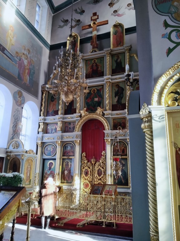 Церковь Параскевы Пятницы в Качалове, Северное Бутово (Юго-Западный административный округ (ЮЗАО), г. Москва). интерьер и убранство, интерьер (главный иконостас)