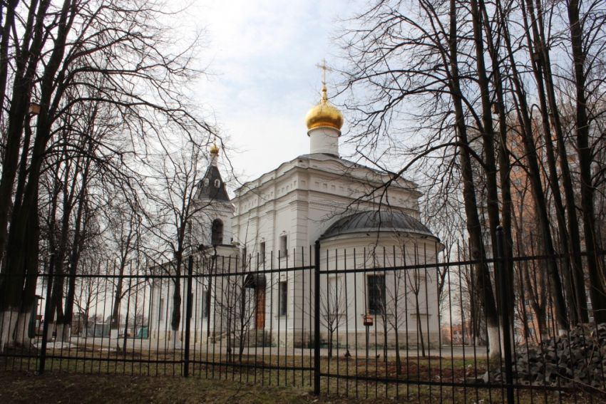 Церковь Благовещения Богородицы в селе Федосьине (Солнцеве), Ново-Переделкино (Западный административный округ (ЗАО), г. Москва). фасады, Вид с юго-востока