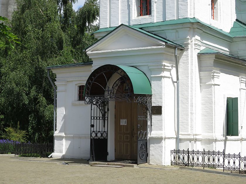 Очаково-Матвеевское. Церковь Димитрия Ростовского в Очакове. архитектурные детали