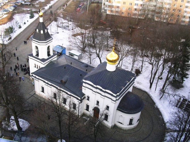 Ново-Переделкино. Церковь Благовещения Богородицы в селе Федосьине (Солнцеве). общий вид в ландшафте