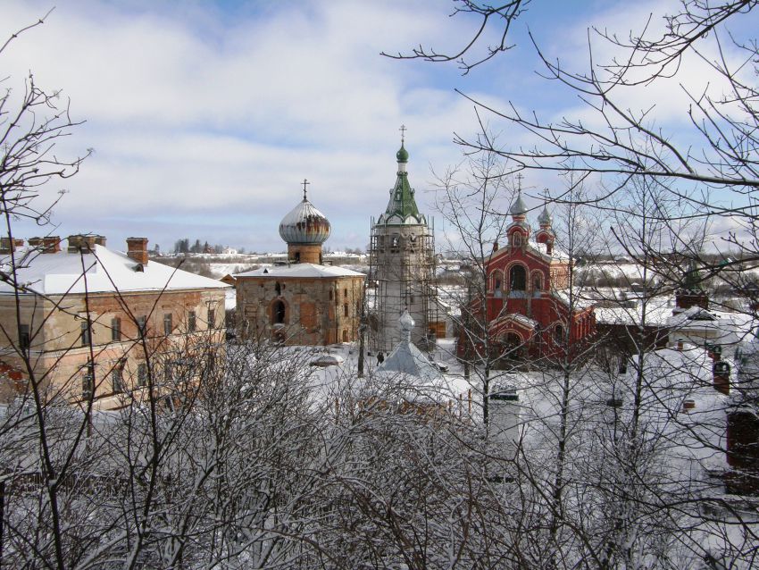 Старая Ладога. Никольский мужской монастырь. фасады