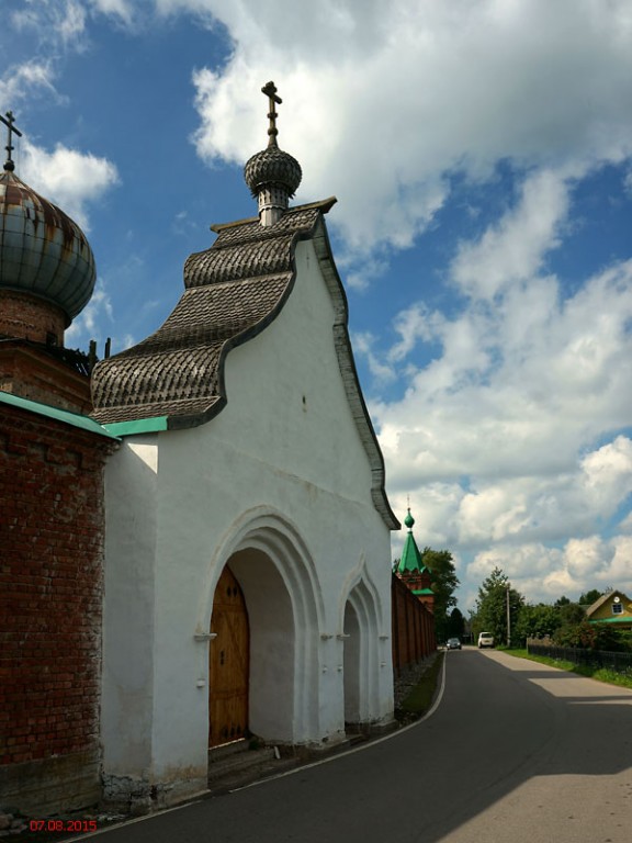 Никольский мужской монастырь, Старая Ладога (Волховский район, Ленинградская область). дополнительная информация, Ворота восточные
