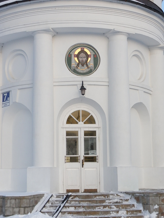 Церковь Влахернской иконы Божией Матери в Кузьминках, Кузьминки (Юго-Восточный административный округ (ЮВАО), г. Москва). архитектурные детали, Вход в колокольню