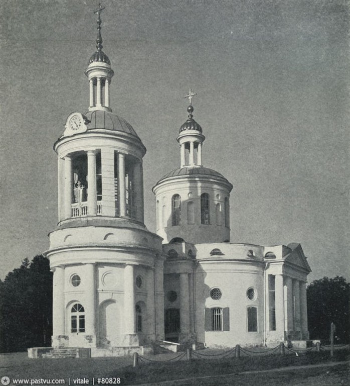 Церковь Влахернской иконы Божией Матери в Кузьминках, Кузьминки (Юго-Восточный административный округ (ЮВАО), г. Москва). архивная фотография, Кузьминки.Влахернская церковь. Источник: Личная коллекция.Фотограф: Старые годы.Январь 1910 
1909 году (направление съемки — северо-восток)
Источник http://oldmos.ru/old/photo/view/80828	
