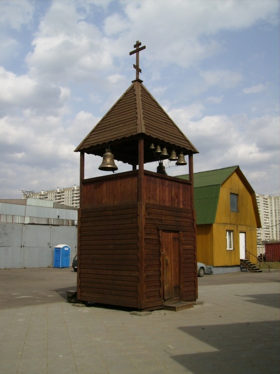 Церковь Троицы Живоначальной в Братееве, Братеево (Южный административный округ (ЮАО), г. Москва). дополнительная информация, Звонница		      