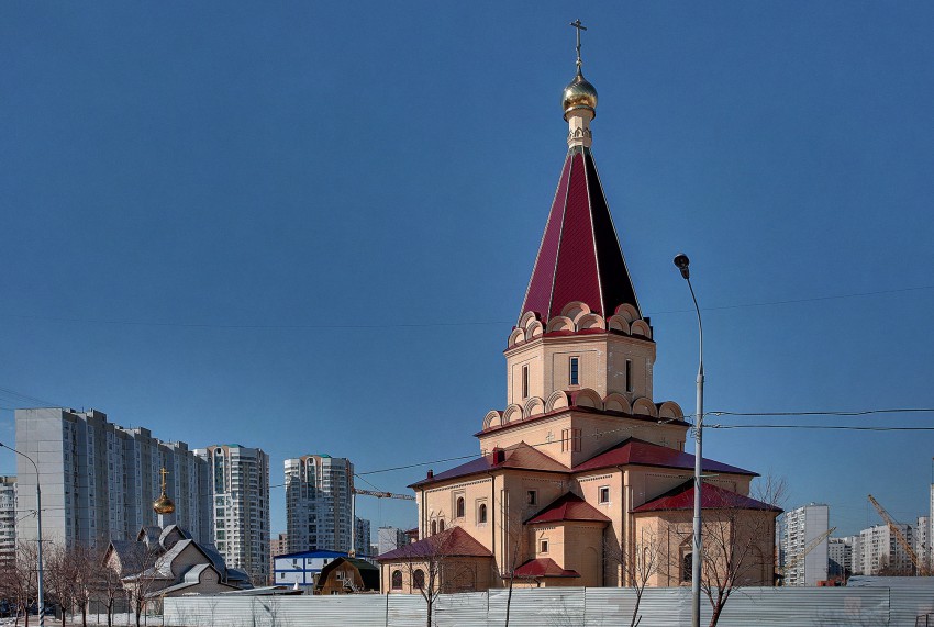 Церковь Усекновения главы Иоанна Предтечи в Братееве, Братеево (Южный административный округ (ЮАО), г. Москва). общий вид в ландшафте