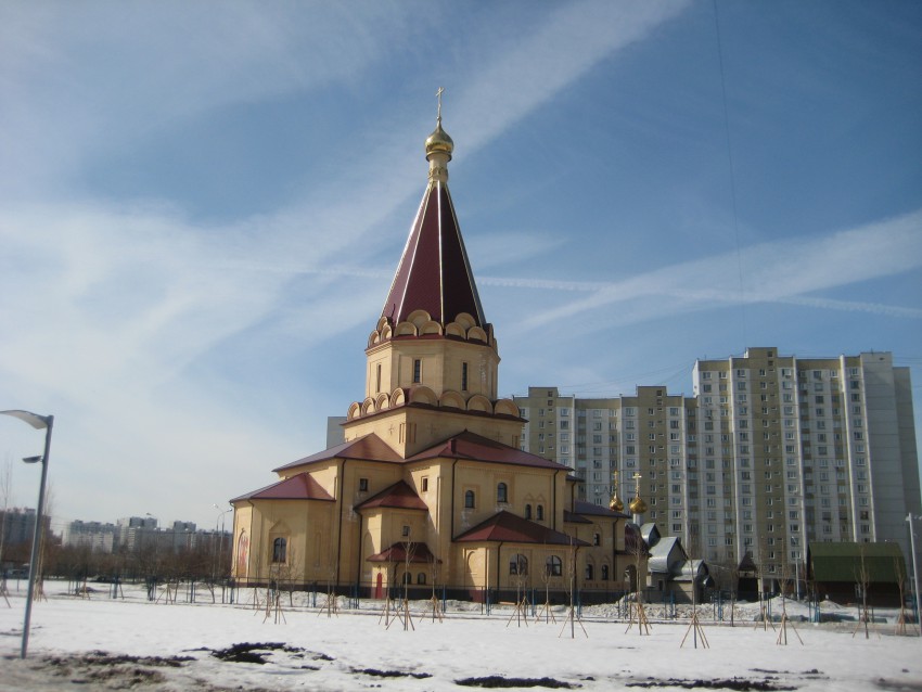 Церковь Усекновения главы Иоанна Предтечи в Братееве, Братеево (Южный административный округ (ЮАО), г. Москва). общий вид в ландшафте