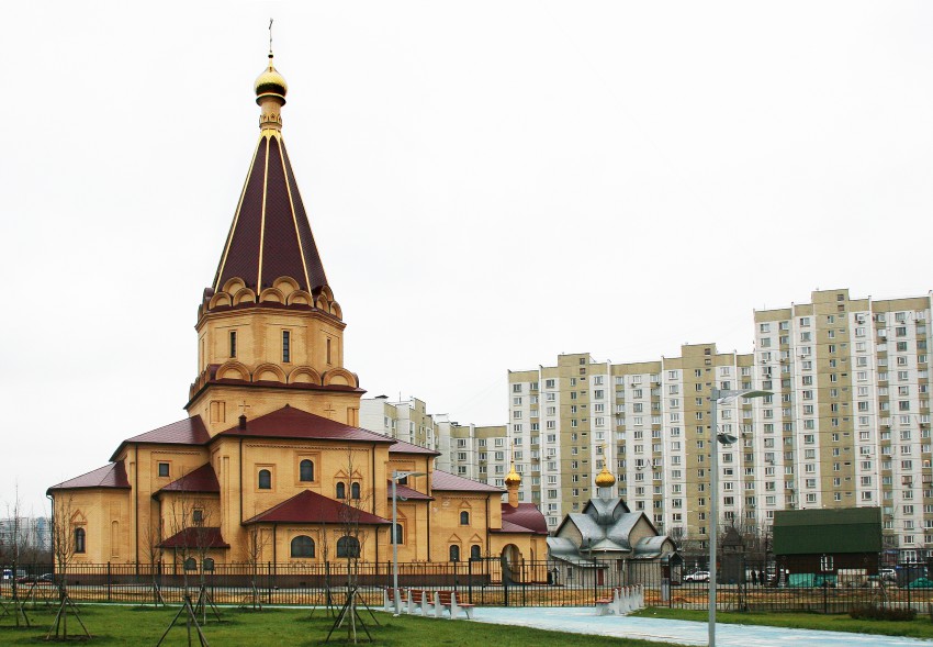 Церковь Усекновения главы Иоанна Предтечи в Братееве, Братеево (Южный административный округ (ЮАО), г. Москва). фасады