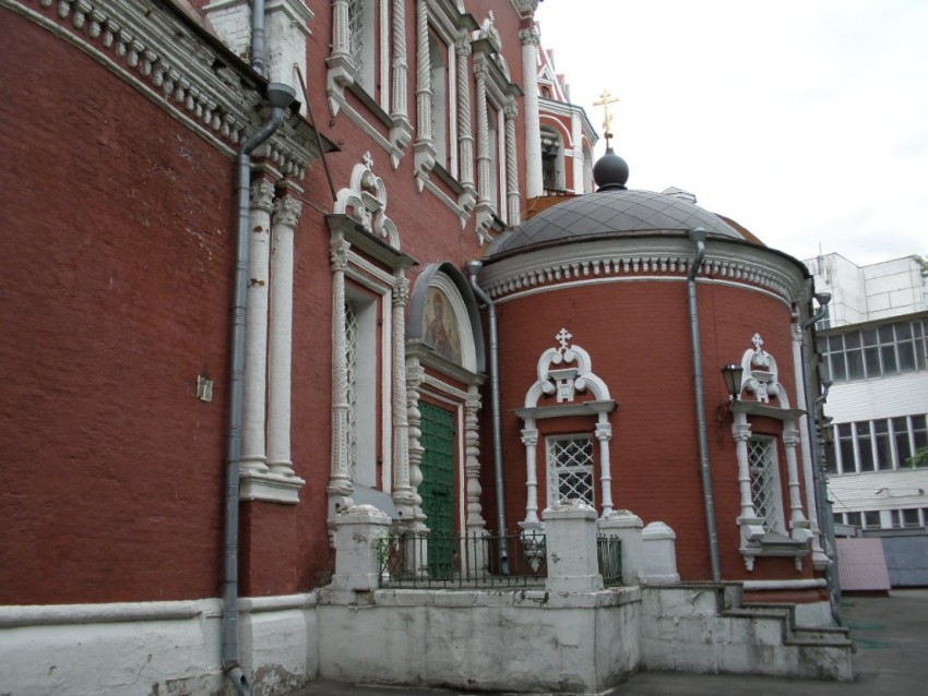 Церковь Ризоположения (Положения ризы Господней в Успенском соборе в Москве) на Донской, Донской (Южный административный округ (ЮАО), г. Москва). архитектурные детали, Левый  придел