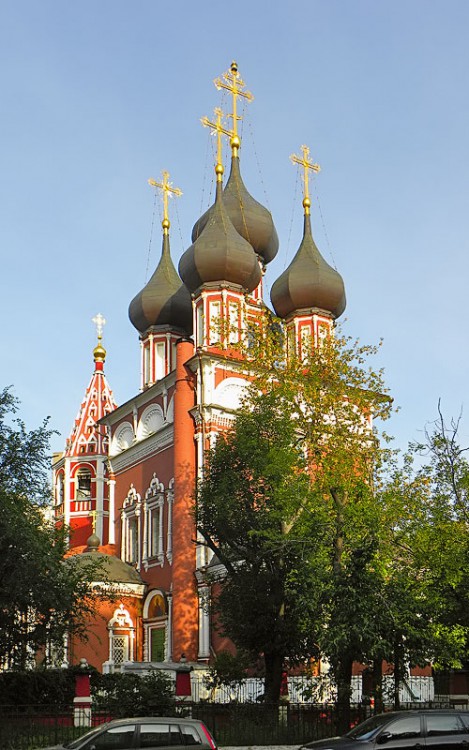 Донской. Церковь Ризоположения (Положения ризы Господней в Успенском соборе в Москве) на Донской. фасады