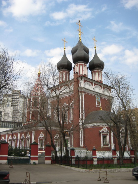 Донской. Церковь Ризоположения (Положения ризы Господней в Успенском соборе в Москве) на Донской. фасады