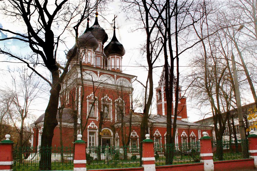 Донской. Церковь Ризоположения (Положения ризы Господней в Успенском соборе в Москве) на Донской. фасады