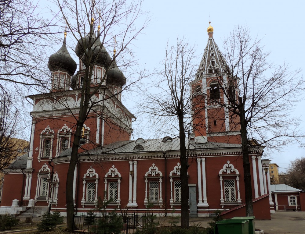 Донской. Церковь Ризоположения (Положения ризы Господней в Успенском соборе в Москве) на Донской. фасады