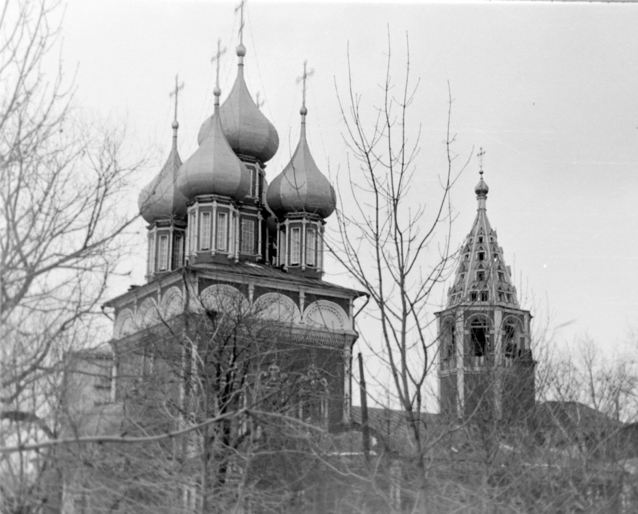 Донской. Церковь Ризоположения (Положения ризы Господней в Успенском соборе в Москве) на Донской. архивная фотография