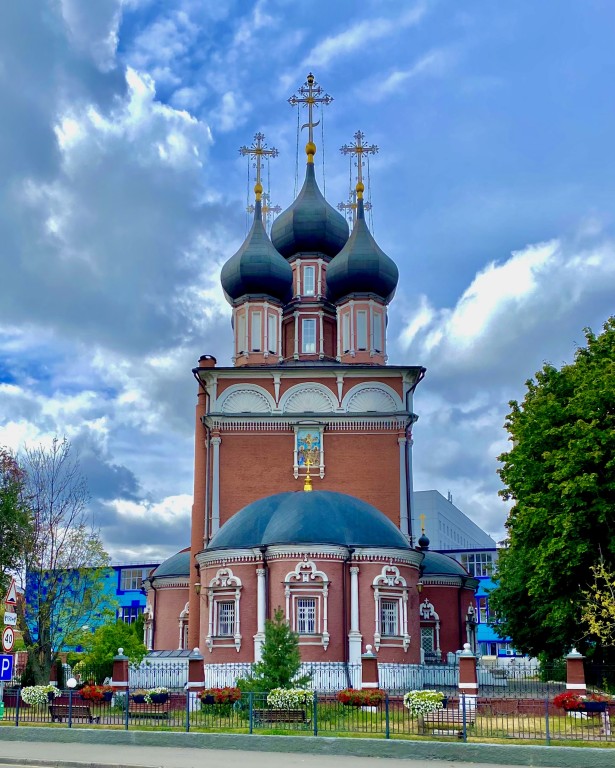 Церковь Ризоположения (Положения ризы Господней в Успенском соборе в Москве) на Донской, Донской (Южный административный округ (ЮАО), г. Москва). фасады, Вид с востока