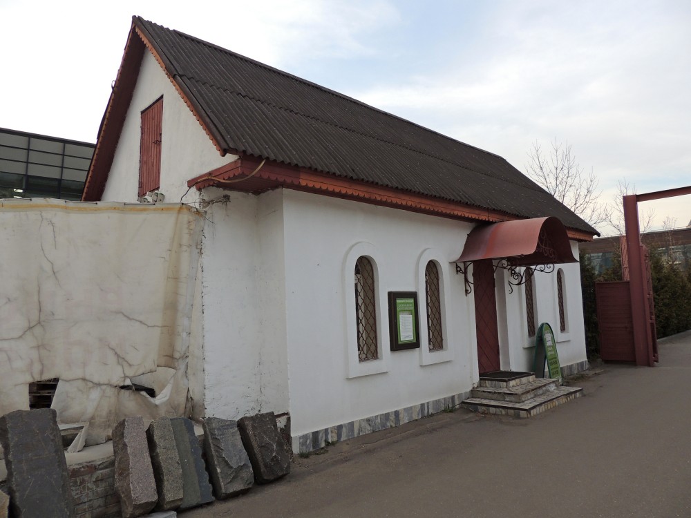 Церковь Рождества Пресвятой Богородицы в Старом Симонове, Даниловский (Южный административный округ (ЮАО), г. Москва). дополнительная информация, Старый магазин церковной утвари новый находится взЗдании, где размещаются службы и воскресная школа