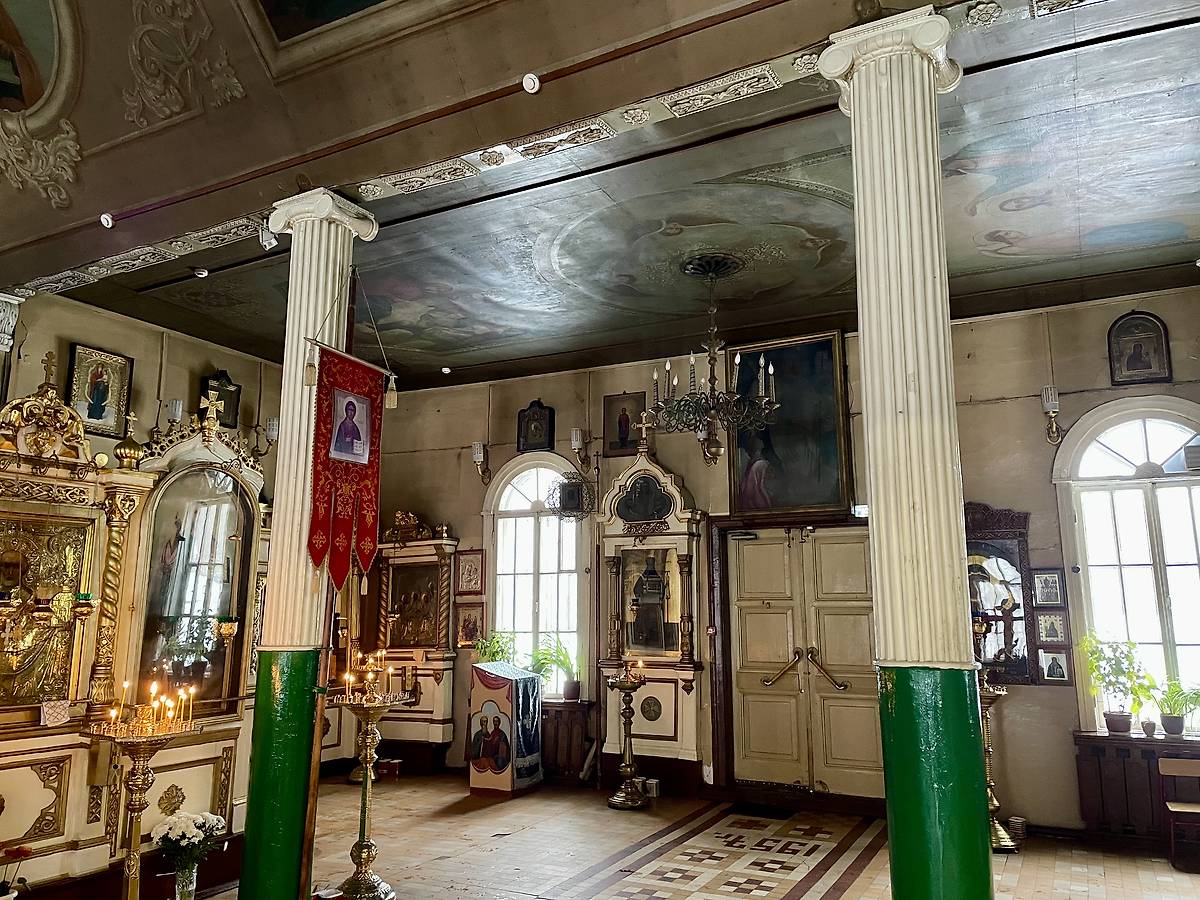 интерьер и убранство. Церковь Николая Чудотворца в Западном Бирюлёве, Бирюлёво Западное (Южный административный округ (ЮАО), г. Москва)