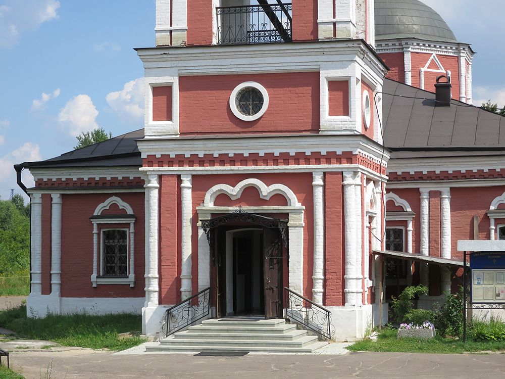 Церковь Покрова Пресвятой Богородицы в Покровском на Городне, Чертаново Южное (Южный административный округ (ЮАО), г. Москва). архитектурные детали, Нижний ярус колокольни