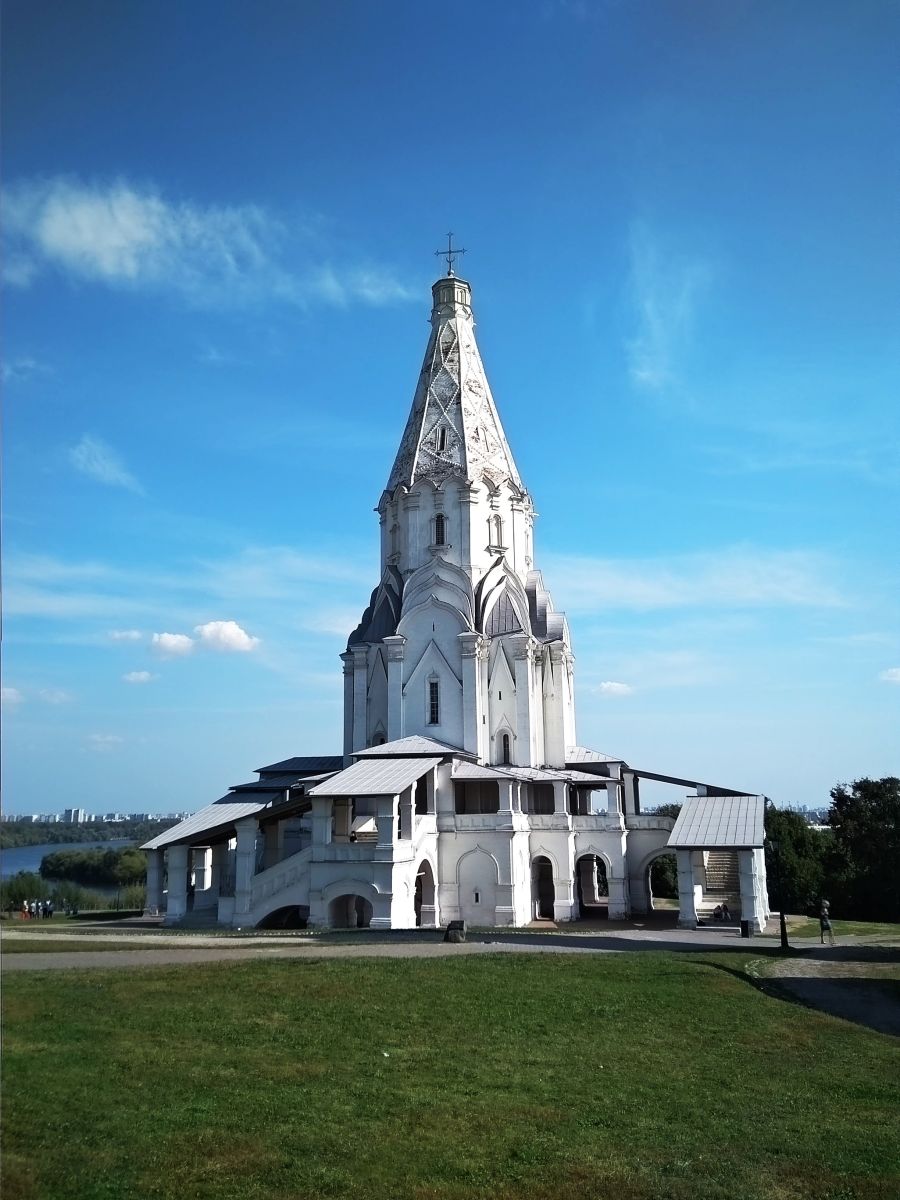 Нагатинский затон. Церковь Вознесения Господня в Коломенском. фасады