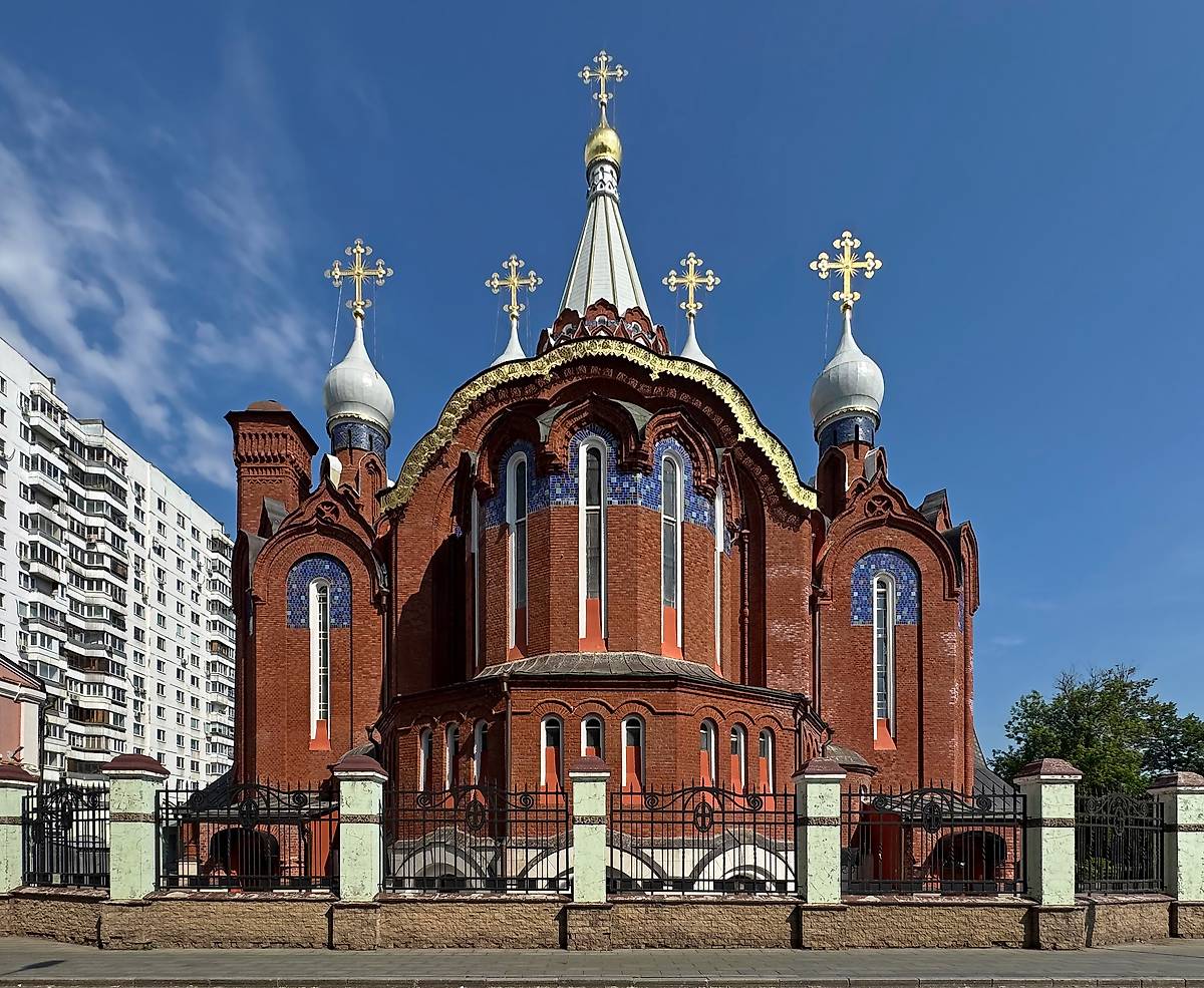 Вид с юга, общий вид в ландшафте. Церковь Воскресения Христова в Сокольниках, Сокольники (Восточный административный округ (ВАО), г. Москва)