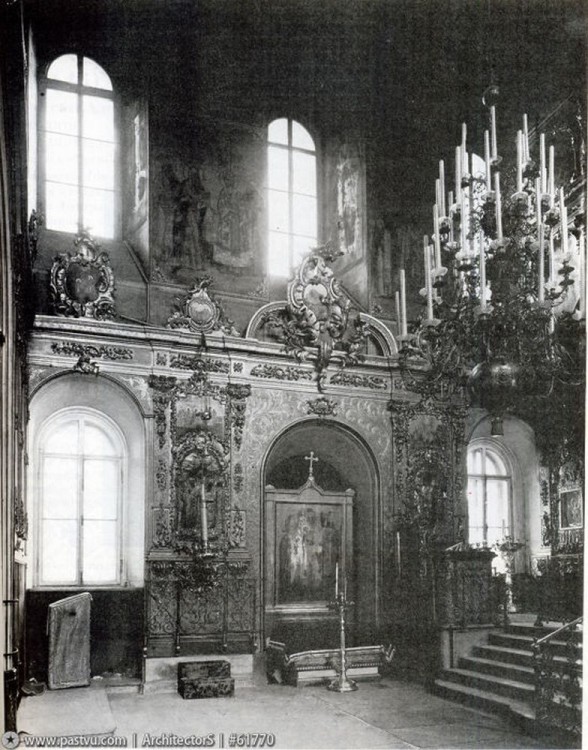 Церковь Алексия, митрополита Московского, в Рогожской слободе, Таганский (Центральный административный округ (ЦАО), г. Москва). архивная фотография, Интерьер храма св. Алексия Источник: ГНИМА и Энциклопедия Православная Москва 1911-1915 год
Источник
http://oldmos.ru/old/photo/view/61770
